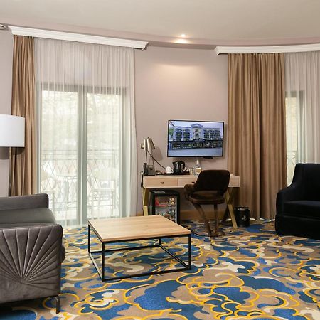 A Hoteli - Hotel Park Врнячка-Баня Экстерьер фото Living room